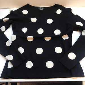 Black & white sweater with reversible scarf